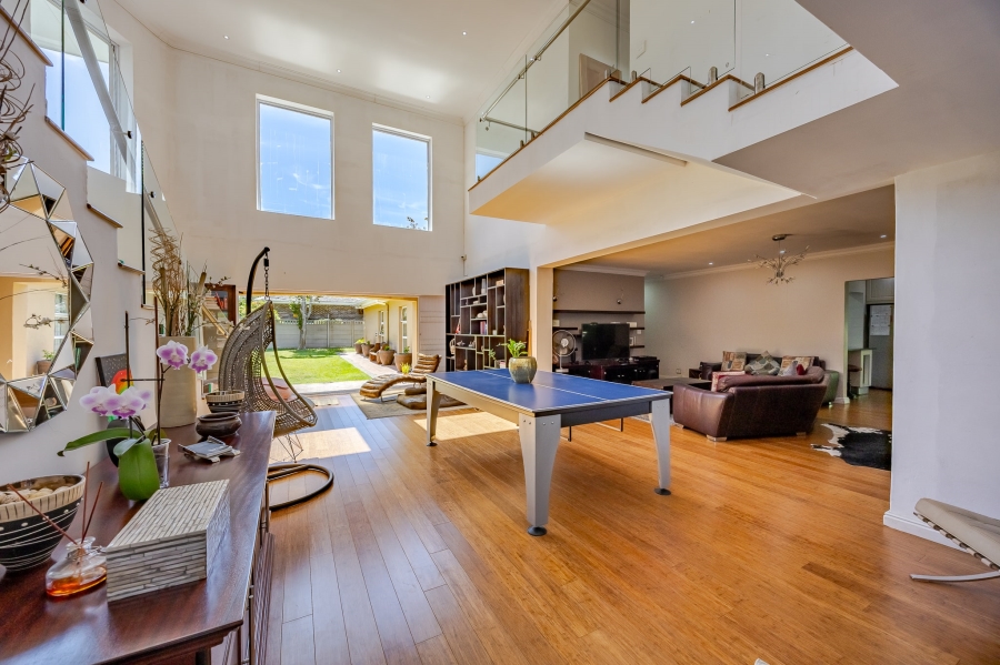 5 Bedroom Property for Sale in Kenilworth Upper Western Cape